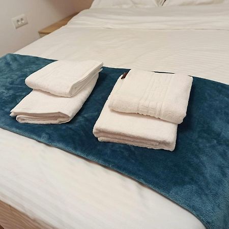 Stylish, Modern 2 Rooms Flat With River View, Near Presidential Palace Bucureşti Eksteriør bilde